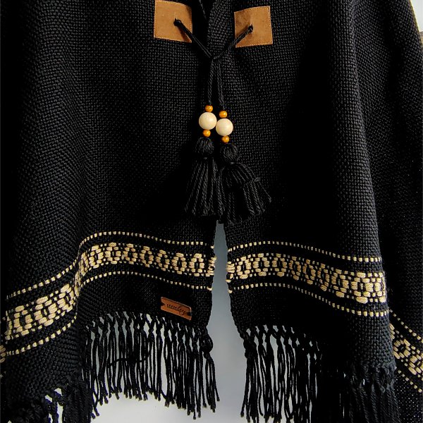 Ponchos tejidos en telar artesanales Curico